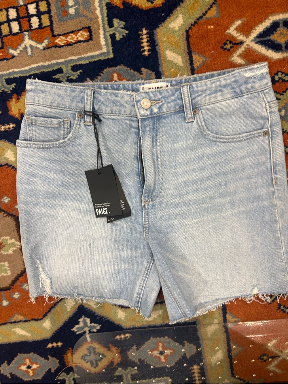NWT PAIGE Sarah Longline Light Wash Denim Cutoff Shorts 30